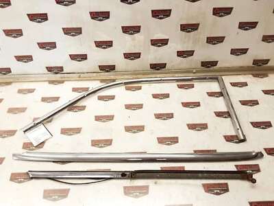 Cadillac Series 62 1948 sedán OEM pasajero derecho interior ventana moldura Foto 1 de 4