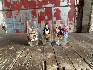 3 Vintage Coca Cola Coke Glasses Norman Rockwell Santa 1975 Wimpy 1995 Collector - Picture 1 of 13