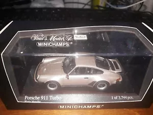 Minichamps 1/43 Porsche 911 Turbo 930 1977 platin metallic - Foto 1 di 1