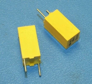 PHILIPS 2222-443-31652 1650pF 63VDC 1% Polystyrene Radial Capacitor, QTY-20 - Picture 1 of 1