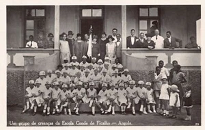 Angola - HUAMBO Nova-Lisbôa - A group of children from the Conde de Ficalho scho - Picture 1 of 2