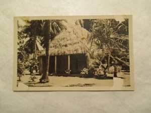 Cartolina RPPC Hawaii piccola baracca di erba HI foto reale - Foto 1 di 2