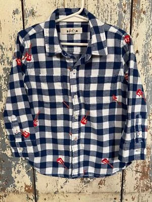Mini BODEN Camisa Niño, Cepillo Algodón, Cuadros Azul/Blanco, Guitarra Roja, 4-5Y Foto 1 de 4
