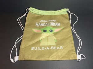 Bolso Mochila Star Wars Mandalorian Build A Bear Baby Yoda Grogu Caqui con Cordón - Imagen 1 de 5