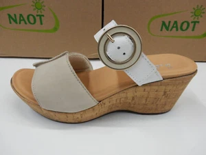 Naot Womens Breezy Beige Nubuck Soft White Leather 40 - Picture 1 of 1