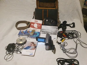 Videocámara DVD Samsung + estuche de transporte + extras - Imagen 1 de 7