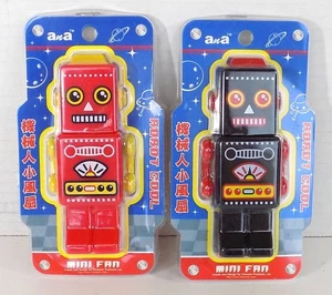 Mini ventiladores Robot Cool -- juego de 2 -- cada uno en paquete sellado AnA / Cheswin - Imagen 1 de 8