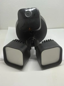 Blink Outdoor Floodlight Wired 1080p Security Camera BFM00100UW  White - Picture 1 of 3