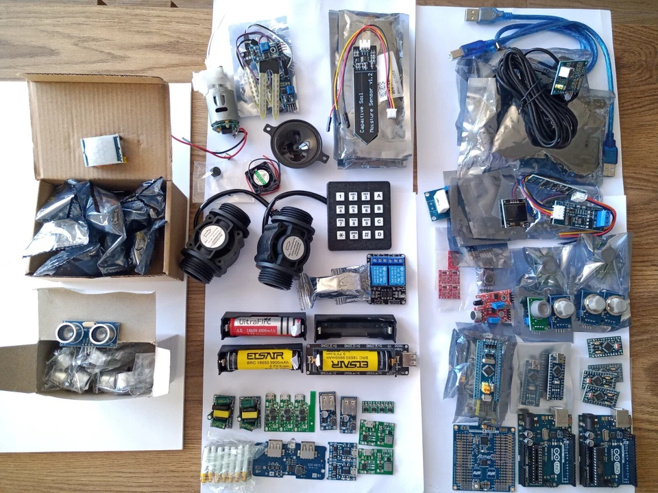 LOT of Arduinos, ATMega328, STM32F103, Power, moisture Sensors, OLED - Image 1 of 4