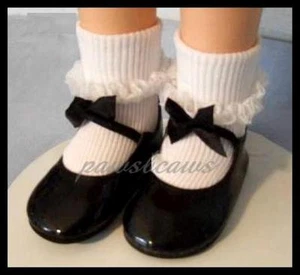 Schwarze Lack Puppe Schleife Schuhe 3-1/2' x 1-1/2" Zoll passt CHATTY CATHY - Bild 1 von 1