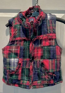Gap Girls Red Green Plaid Christmas Colors Insulated Winter Vest Size 6/8 - Picture 1 of 5