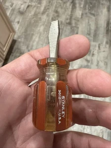 Vintage Stanley Handyman 3012 Stubby cacciavite a fessura made in USA - Foto 1 di 4