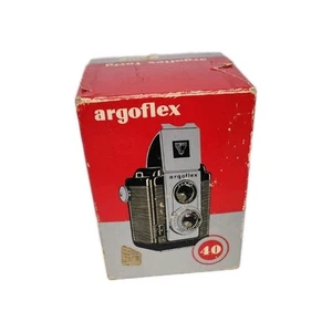 Argoflex 40 . 75mm camera, a twin-lens reflex (TLR) camera produced by Argus - Picture 1 of 16