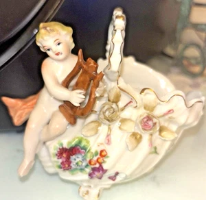 ANTIQUE DRESDEN PORCELAIN BASKET BOWL WITH CHERUP PUTTI PLAYING MANDOLIN - LOGO - Picture 1 of 6