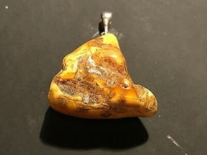 FANTASTIC LARGE AMBER PENDANT FROM MUSEUM IN POLAND -  1.5" LONG - Picture 1 of 7