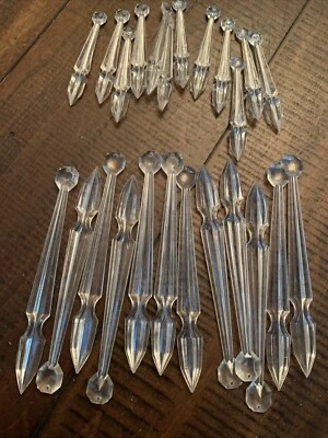 "Lote 24 PRISMAS COLGANTES COLGANTES VINTAGE DE PLÁSTICO ACRÍLICO 3,25"" y 6""" Foto 1 de 3