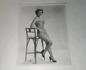 Fotografía Original Ginger Crowley DE COLECCIÓN de Bert Six 8x10 Pin Up - Imagen 1 de 3