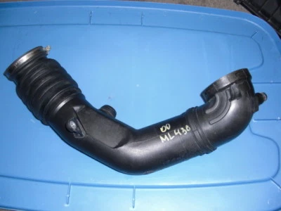 1998-2001 MERCEDES-BENZ W163  ML430  ENGINE AIR CLEANER INTAKE HOSE  - Image 1 of 4