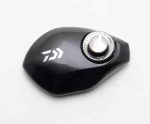 Genuine Plate with magnet system Daiwa Alphas SV 105L Beautiful Condition - Picture 1 of 2