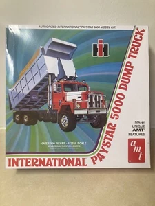 *read* Open INTERNATIONAL PAYSTAR 5000 DUMP TRUCK 1/25 MODEL KIT AMT1381/06 Part - Picture 1 of 19