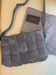 bottega veneta padded cassette leather shoulder bolsa