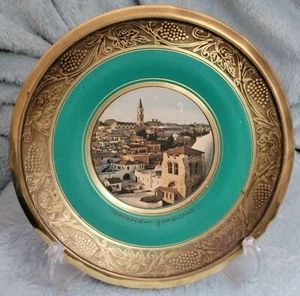 Vintage Jerusalem Holy Land Decorative Metal & Paper Hanging Plate Wall Decor - Imagen 1 de 12
