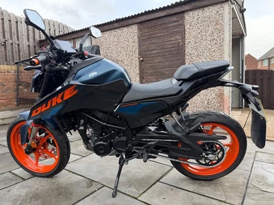 2024 KTM DUKE 125CC JUST 550 MILES  SERVICED AT KTM & WARRANTY WITH RECOVERY TOO - Image 1 of 4