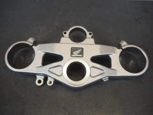 BRIDGE,TOP FORK UPPER TOP HONDA CBR1000RR 08-12 Fireblade 53300-MFL-000 16696 - Imagen 1 de 5