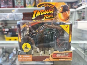 Indiana Jones 3.75'' INDY W/ TEMPLE PITFALL Raiders of the Lost Ark Hasbro New - Picture 1 of 7