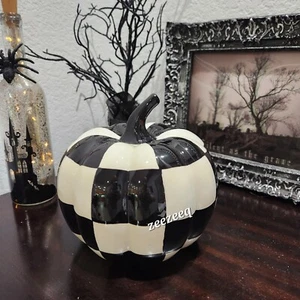 Halloween Mackenzie Stil schwarz weiß Harlekin Kürbis Figur Herbst Dekor - Bild 1 von 4