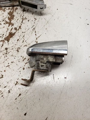 Manija de puerta exterior delantera izquierda usada se adapta a: Subaru Tribeca 2008 puerta de montaje para Foto 1 de 4