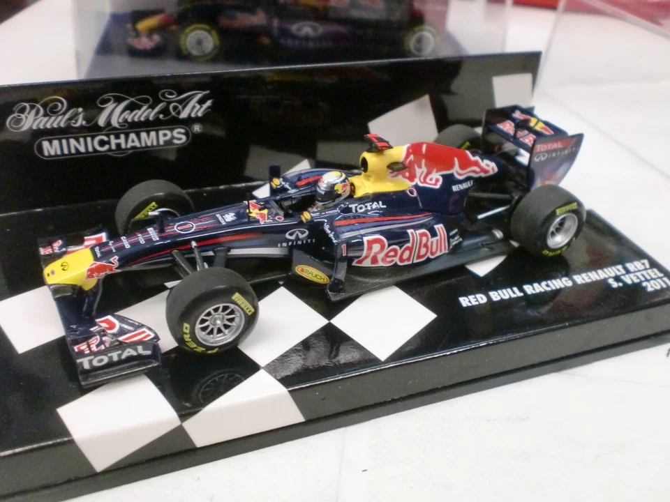 MINICHAMPS 1/43 - F1 RED BULL RACING RENAULT RB 7 - VETTEL GP 2011 - Immagine 1 di 1