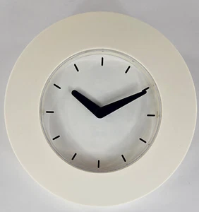 IKEA "KVARTA" Wanduhr konisch geformte Design-Uhr in weiß mit 23 cm Durchmesser - Bild 1 von 4