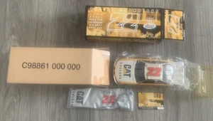 Ward Burton #22 CAT 1:24 scale Nascar 2000 Racing Championship Car - Picture 1 of 5