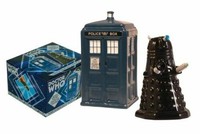 Doctor Who TARDIS vs. Dalek Salt and Pepper Shaker Set NEW
