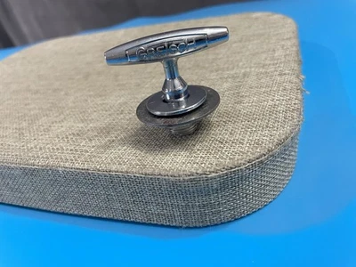 Gretsch 60s Vintage Round Badge Snare Drum Key Holder and Key - Image 1 of 4