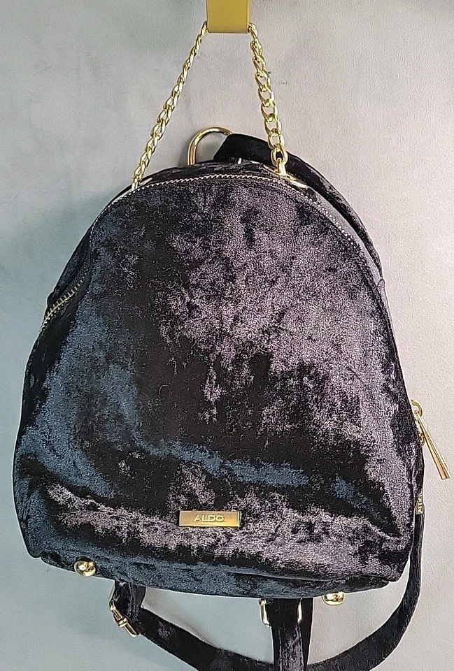 Mini Mochila Aldo Y2K Terciopelo Negro Triturado Cadena Dorada Cartera Bolso Convertible Usada en Excelente Condición Foto 1 de 4