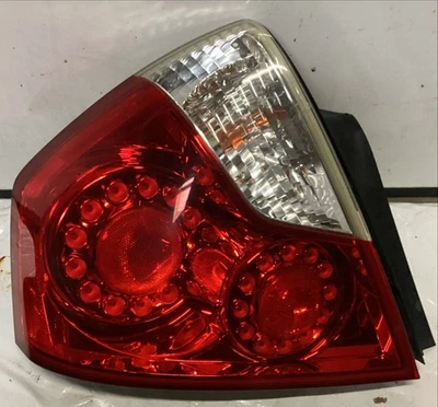 06-07 INFINITI M35 M45  DRIVER LEFT SIDE REAR TAIL LIGHT TAILLIGHT LAMP OEM - Image 1 of 2