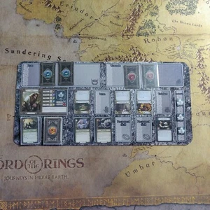 Il Signore degli Anelli: Tappetino giocatore/tappetino nano viaggi nella Terra di mezzo per LOTR JIME - Foto 1 di 3