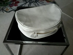 SMALL CREAM "SANCTUARY" MAKE UP/TRAVEL BAG 12 X 8 X 4 INCHES - Picture 1 of 8