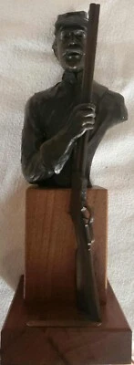 Rara estatua de bronce vintage de Cody Houston "The 1860 Martial Henry" 1/55 Foto 1 de 4