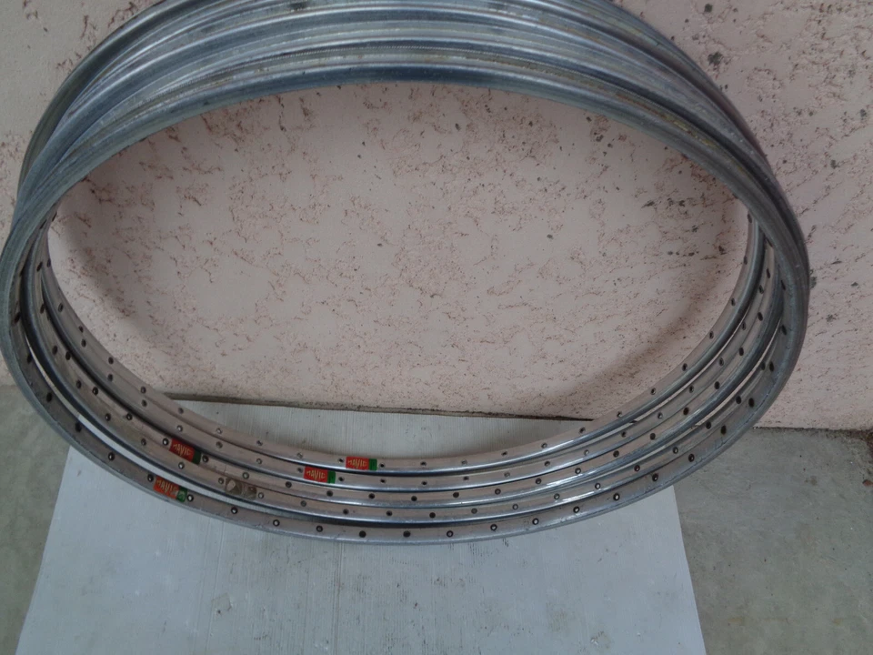 MAVIC module E 700 C jantes 36 course red-green label two pairs +1,/  TIRE RIMS - Bild 1 von 4