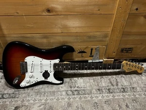 Fender American Standard Stratocaster with Rosewood Fretboard 3-Color Sunburst - Picture 1 of 15