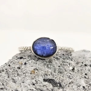 Anillo solitario único de cianita azul para mujer anillo de boda de plata de ley 925 - Imagen 1 de 8