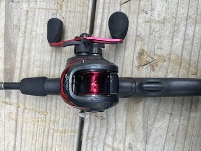 Quantum Pulse Baitcast Fishing Reel, Size 100 Right-Hand Retrieve, 6.6:1 Gear - Image 1 of 3