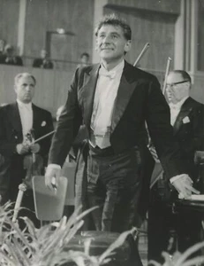 Bernstein, Leonard. (1918–1990): Two photographs, Berlin 1960 - Picture 1 of 2