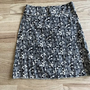 MAX STUDIO Black & Beige Floral A-Line Skirt Sz. 4 - Picture 1 of 3