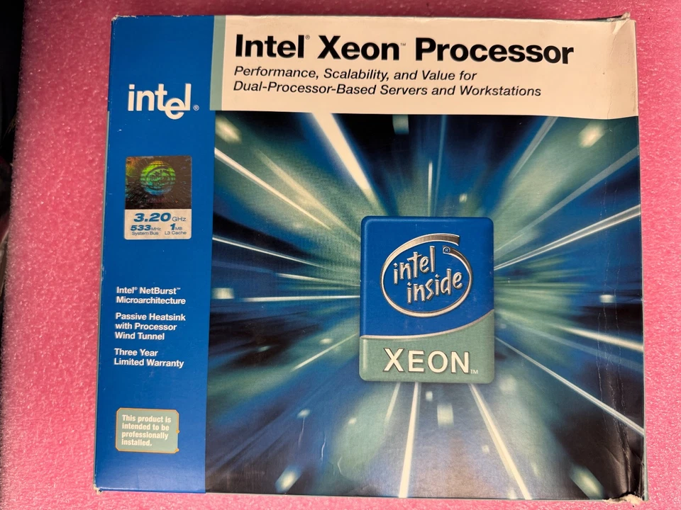 NEW Intel Vintage Xeon CPU in original box with HeatSink - Image 1 of 1