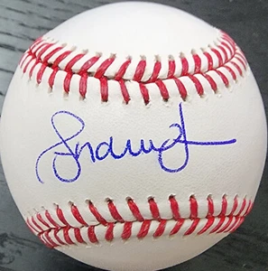 Andruw Jones Autographed OMLB Baseball Beckett Witnessed - Picture 1 of 8