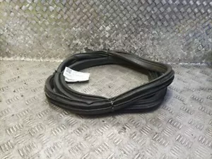 VAUXHALL COMBO 2005-2011 VAN PASSENGER SIDE FRONT (ON BODY) SEAL - Picture 1 of 6